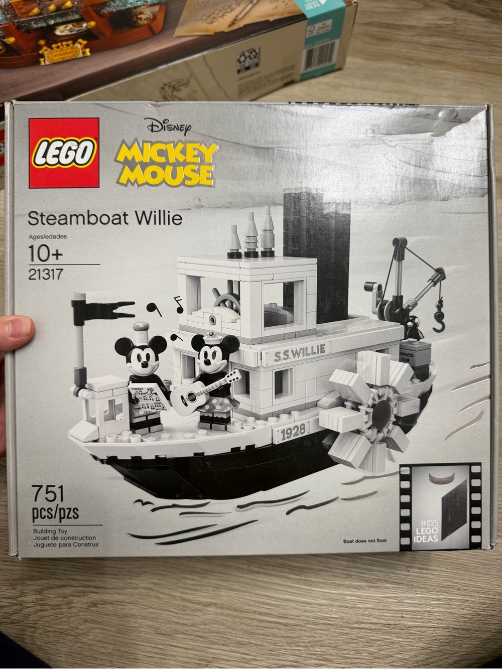 LEGO Disney Mickey Mouse Steamboat Willie Set - Black & White 21317